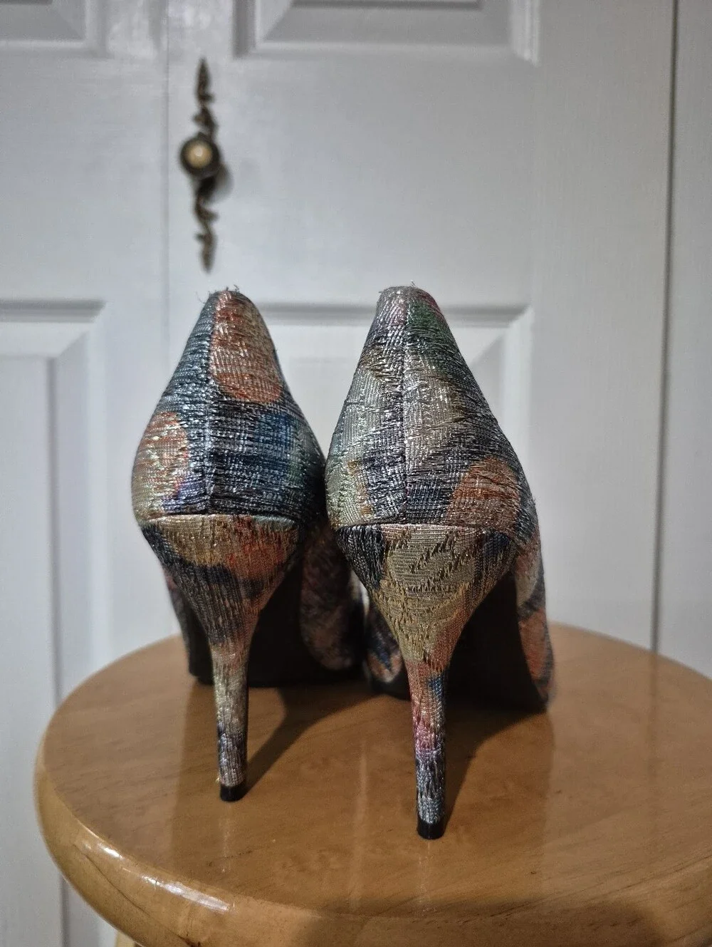J Renee Pointed Toe Pumps size 8 M snake metallic pastel colors with studs